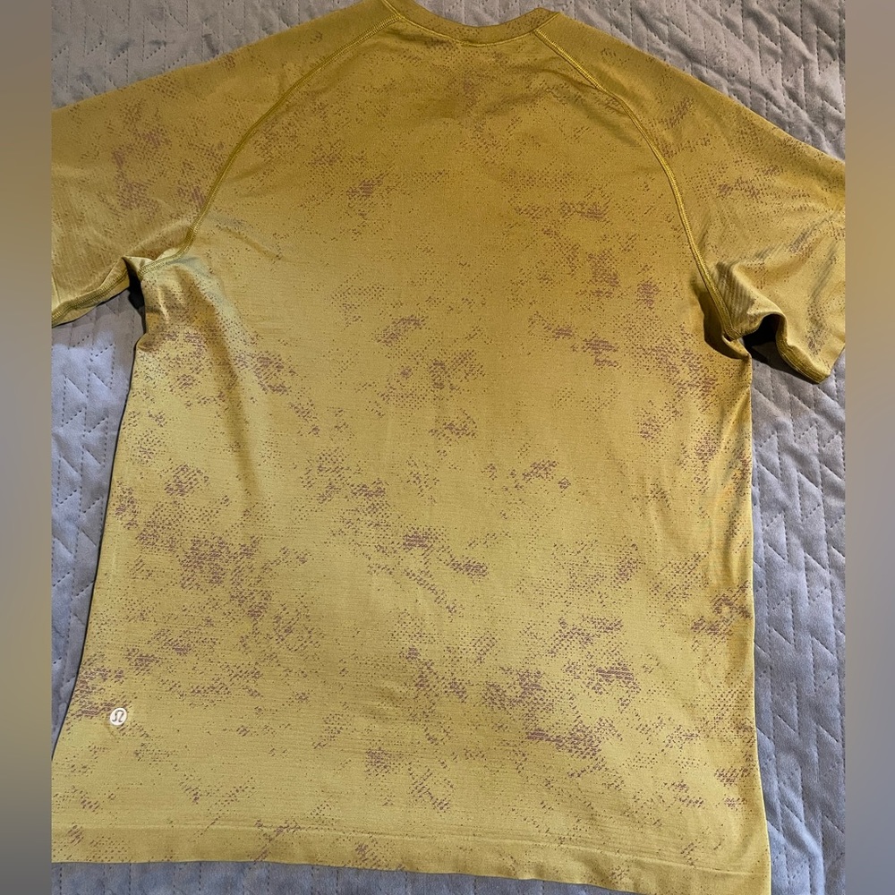 Lululemon Movement is medicine shirt mens size large brown EUC‎
